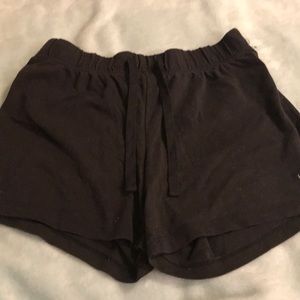 Active wear shorts